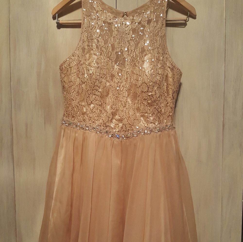 Cindy Short Formal Lace Dress